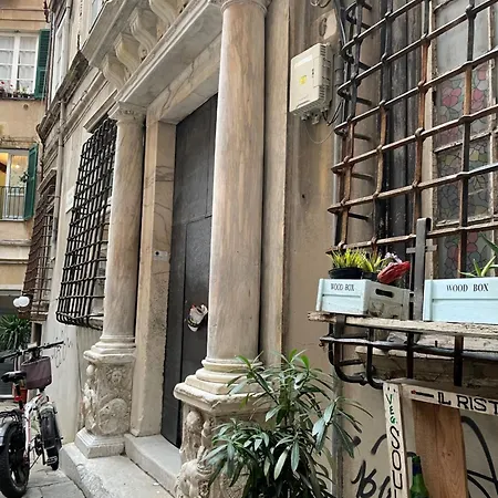In Piazza Dell'agnello شقة